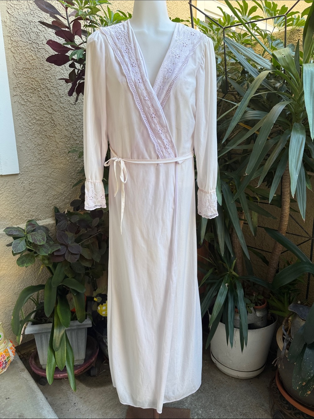 Vintage 70’s Women's Light Lavender Long Robe with Embroidery Trim